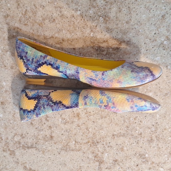 Nine West snakeprint flat shoes - Picture 2 of 8